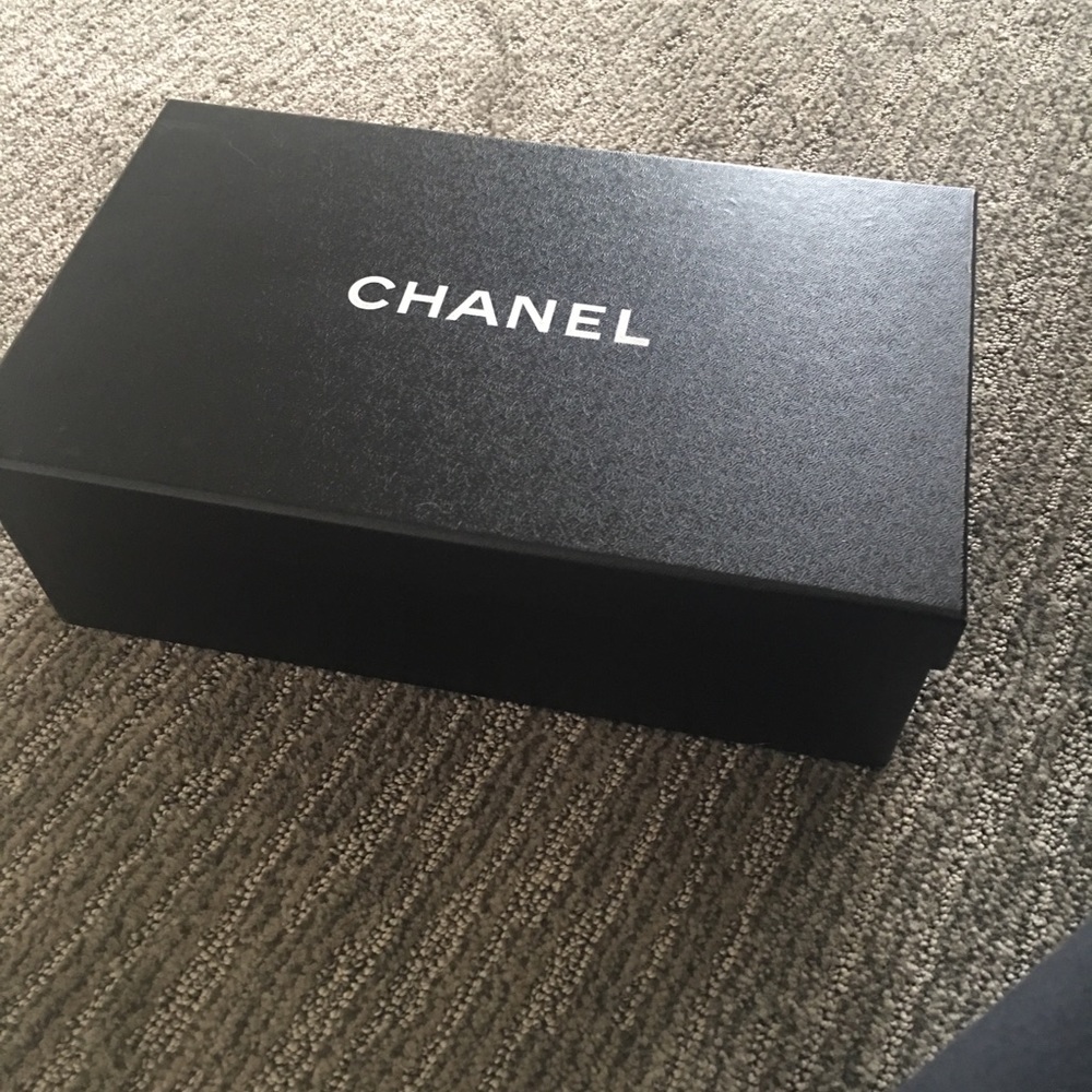 Chanel shoe box